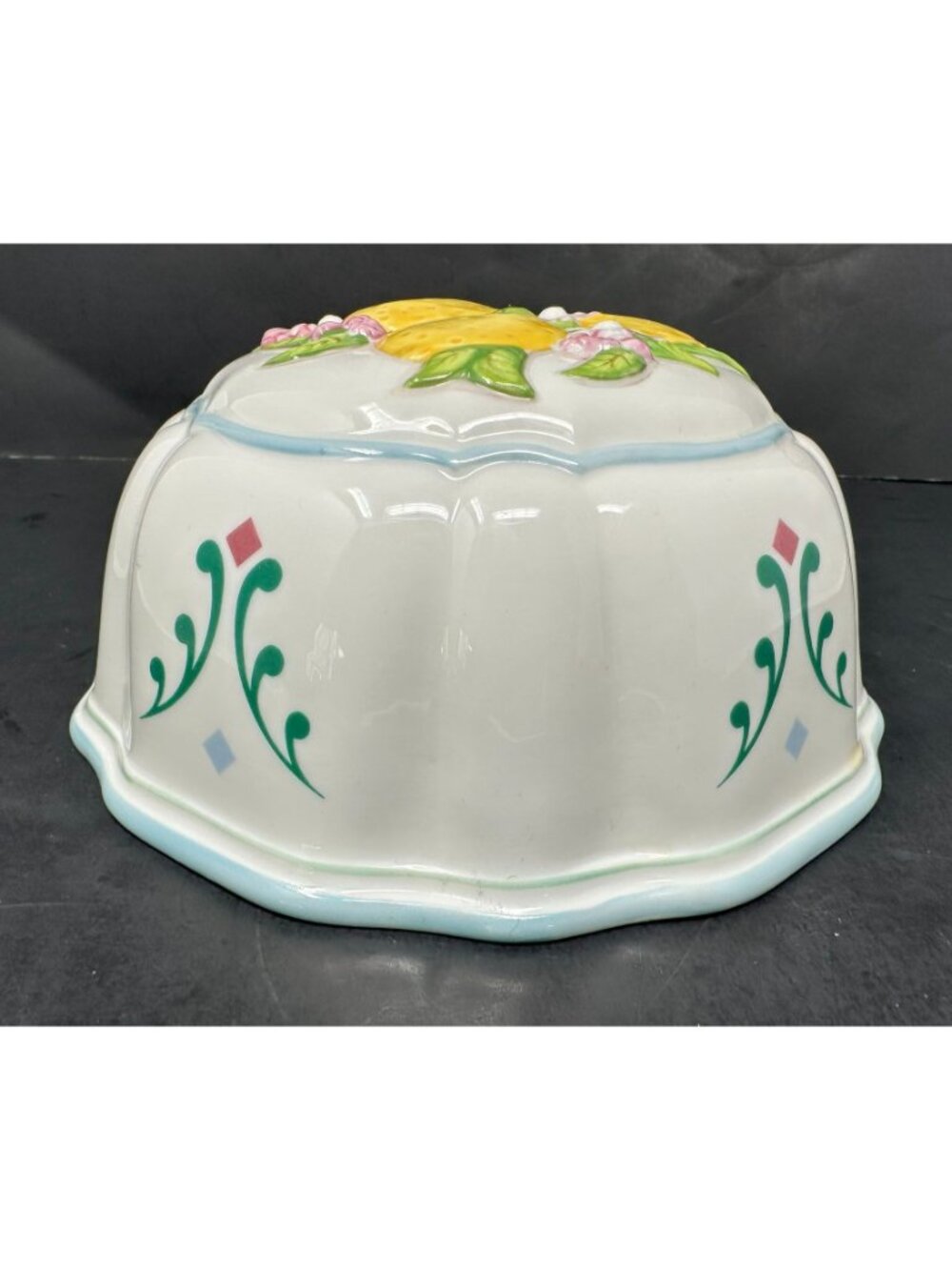 LE CORDON BLEU LEMONS Porcelain Mould Wall Decor Kitchen Home Franklin Mint - Picture 2 of 7